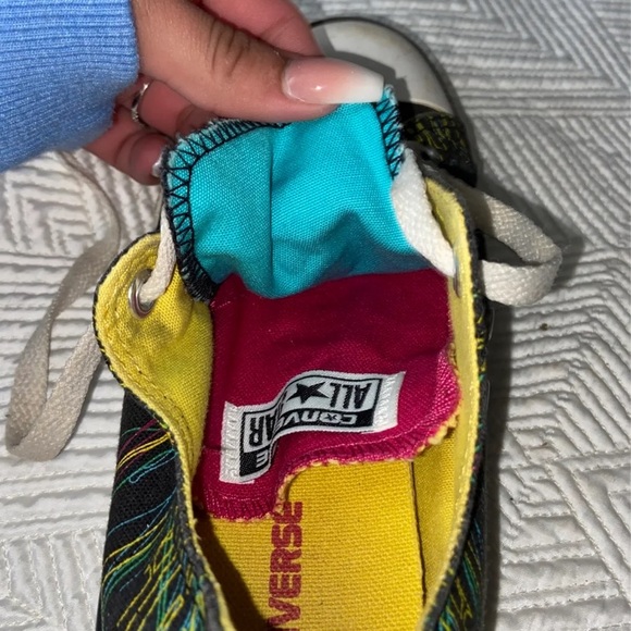 Girls converse - Picture 4 of 5